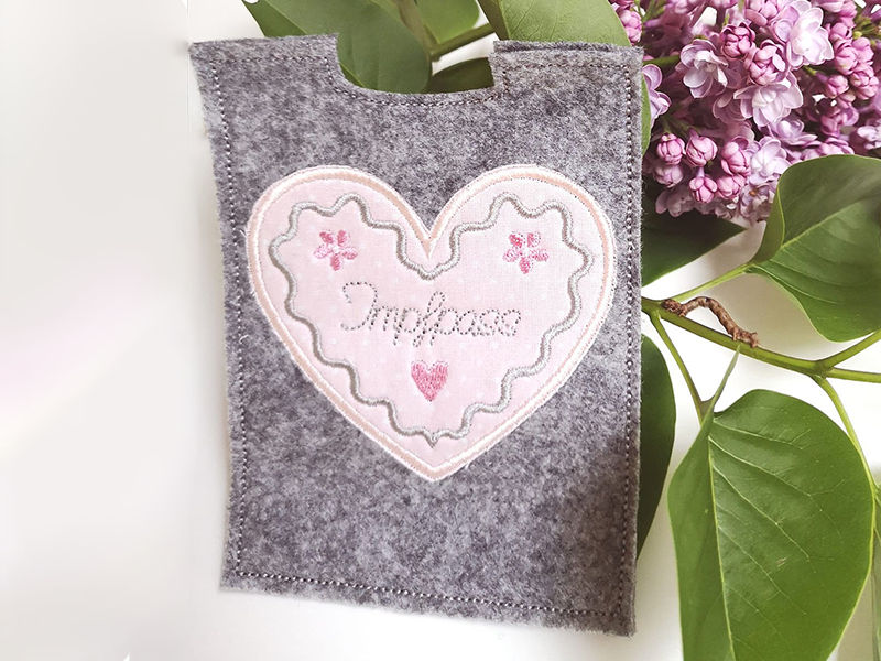 Impfpasshülle Lebkuchenherz - ITH-Stickdatei